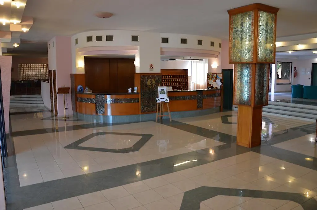 Hotel Phalesia Piombino 3*,
